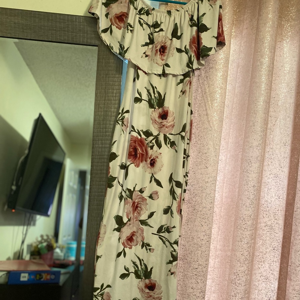 Floral off the shoulder long dress.